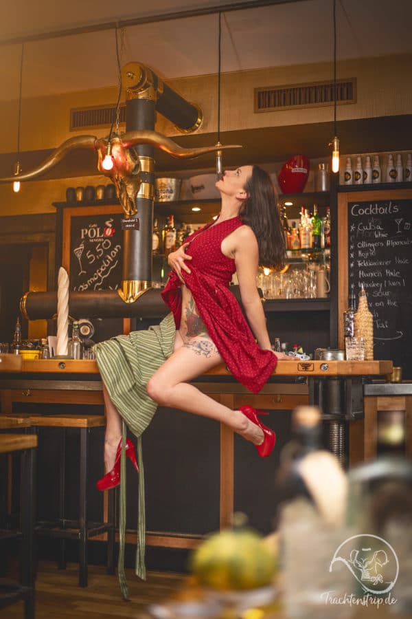 Dirndl Bar Pre 1 scaled