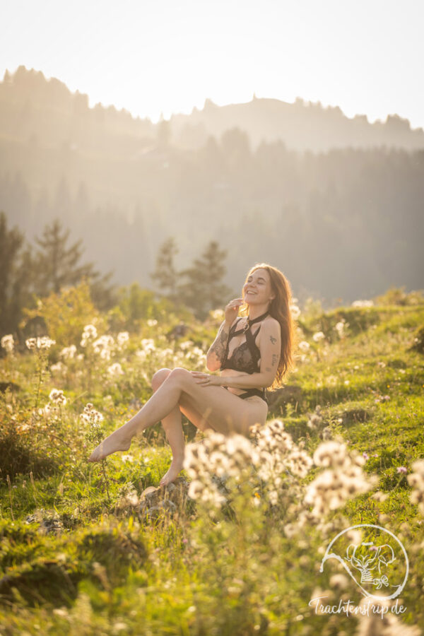 In Dessous auf der Alm